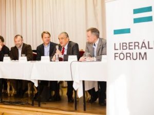 Liberální fórum v Lucerně: Česká diplomacie narušila kontinuitu započatou Václavem Havlem a preventivně se ohnula v pase, aniž by to Čína vyžadovala